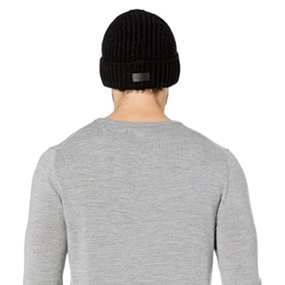 NWT UGG Solid Rib Knit Beanie